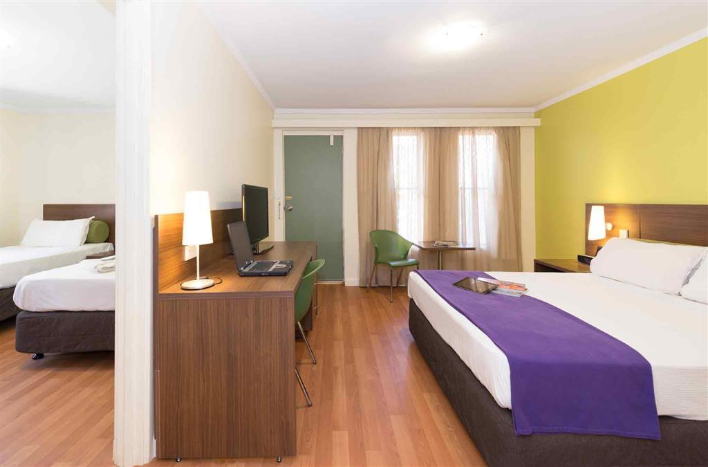 Отель Ibis Styles Каррата Экстерьер фото